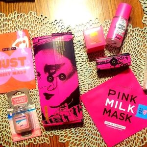 Brand new makeup palettes!!